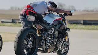 DUCATI STREETFIGHTER V4SP brutal sound of Akrapovic full titanium exhaust