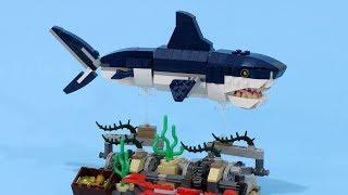 Swimming LEGO Shark 2 - 31088 Deep Sea Creatures Stand