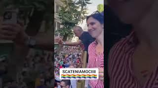 Elly Schlein balla sul carro al Roma Pride sulle note di Annalisa ed Emma