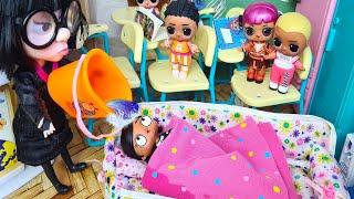 ON THE COUCH RIGHT TO SCHOOL The family of WEDNESDAY dolls LOL LOL surprise funny cartoons DARINEL