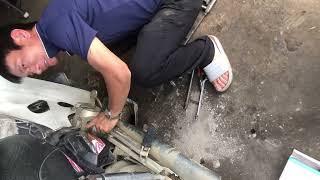 How to Fix a Motorcycle That Shakes While Running