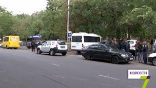 В Одессе полиция остановила автобус с людьми в форме