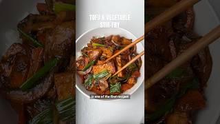 And easy, tasty tofu & vegetable stir-fry! #easymeals #recipes #vegan #tofu
