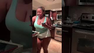 thick girl Farts Out loud while on the phone