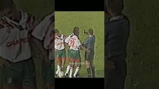 O zagueirão teve que nocautear o Rivaldo