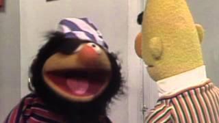 Sesame Street: Ernie's Disguises