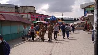 Ошский рынок сегодня. Военный показывает нецензурные жесты