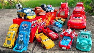 Clean up muddy minicars & disney car convoys! Play in the garden