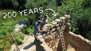 #130 We lift 76 stones to rebuild this ruin walls (with traditional techniques)