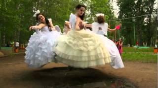 Невесты - летающие ангелы.