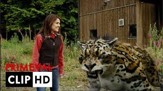 Primeval : Saison 2 - Episode 3 | Nick Cutter VS Smilodon | VF