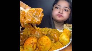 ASMR: EATING SPICY CHICKEN CURRY BUTTER NAAN || #shorts #mukbangn#asmreating #mukbangasmr #asmr