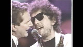 McGuinn, Hilman, Crosby and Dylan perform Mr. Tambourine Man.wmv