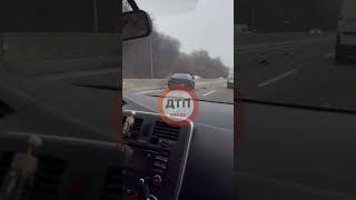 Нова швидка toyota camry протаранила стару toyota camry..... Дніпровське шосе, в сторону Києва. Дтп