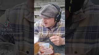 Бельгийское пиво с копчёной ножкой.