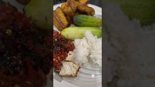 Kuliner ayam goreng Bu Yanti Pekalongan