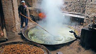 Village Life | Charsadda ka Gur | Traditional Jaggery Making Process | Pakistani Street Food