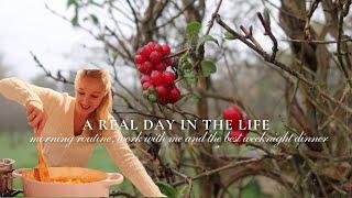 A REAL DAY IN THE LIFE | MORNING ROUTINE, WORK WITH ME AND THE BEST WEEKNIGHT DINNER RECIPE