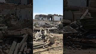 Разбирют казарму охраны на Агате. Байконур