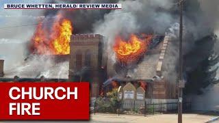 2 Arizona churches go up in flames