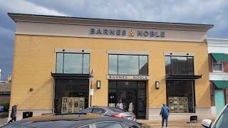 Barnes & Noble officially returns to Naperville