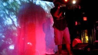 1KIngwanza Performs Kick That Trick