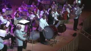 The Boston Pops perform "All About That Bass"