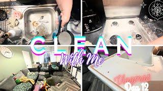 CLEAN WITH ME/ VLOGMAS DAY 12- CLEANING MOTIVATION