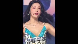 Im addicted to Joy's "strike a pose"! She has no business being this hot #redvelvet #beyondlive #joy