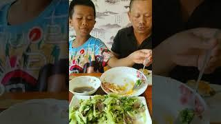 Awesome Time with simon having the fried beef broccoli YT