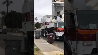 Garbage Truck Picks Up Broken Recycling Bin  #shortsclip #garbagetruck #broken #garbage
