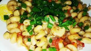 Макароны с тушенкой.