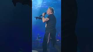 Duff McKagan Moves Aside as Axl Rose Comes Charging In – Epic Guns N’ Roses San Diego Moment