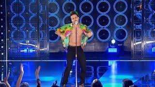 LipSync Battle | Prince Royce performing Versace On The Floor | Prince Royce Vs Lele Pons (Round 1)