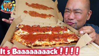 The DETROIT PIZZA from PIZZA HUT is BACK!  || Mukbang and Eating Show
