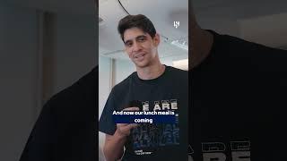 How did our stars spend their time on the 13 hour flight to Washington? ⁉️️