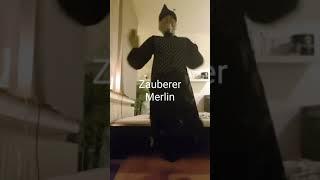 Merlin der Zauberer tanzt mal wieder aus der Rolle