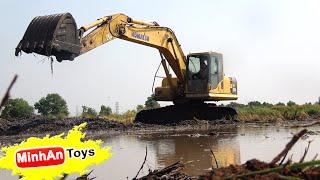 KOMATSU EXCAVATOR WITH MUSIC - MinhAn Toys #548