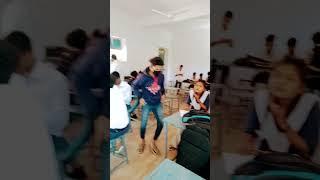 @tum jaise bewdo Ka Sahara hai doston @school masti #schoollife  #shorts #dosti @स्कूल की मस्ती #1m