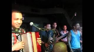 Yovanny Polanco Ft. Omega - Amor Divino (En Vivo 2012)