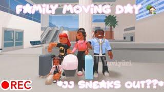 Family Moving Day *JAYDEN SNEAKS OUT??* || S1E1 || Berry Avenue Roleplay