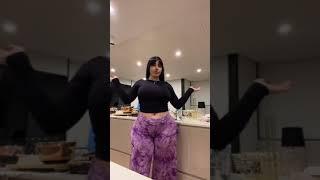 ameliasocurvy onlyfans twerk