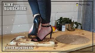 High Heels crush Cake on the table #messyshoes #asmrcrushing #foodcrush