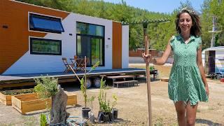 I was an Ordinary Housewife, Now Live Alone in a Tiny House