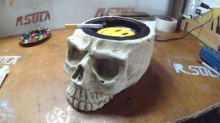 Sculpting a skull ashtray (Tavëll duhani) Renold Sula