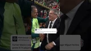 Miguel Herrera stopped by to say hello to Memo Ochoa and the Mexico national team ️
