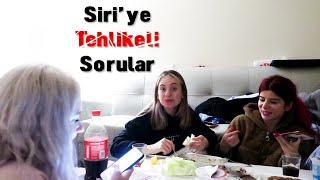 SİRİ'YE SORULMAYACAK SORULARI SORDUK - ( KIZLARLA BİR VLOG )