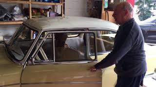 Wolfgang Pieper und sein Oldtimer, ein Borgward Arabella aus dem Jahre 1961.