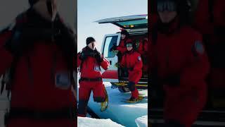 Rescue the polar bear cub who fell into an ice cave #polarbearrescue #wildwonders  #arcticwildlife