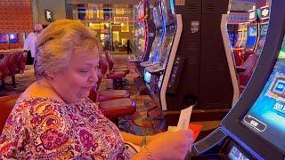 Lucky Lady Laurie Gets To Play Her FAVORITE Slot At A Higher Bet!